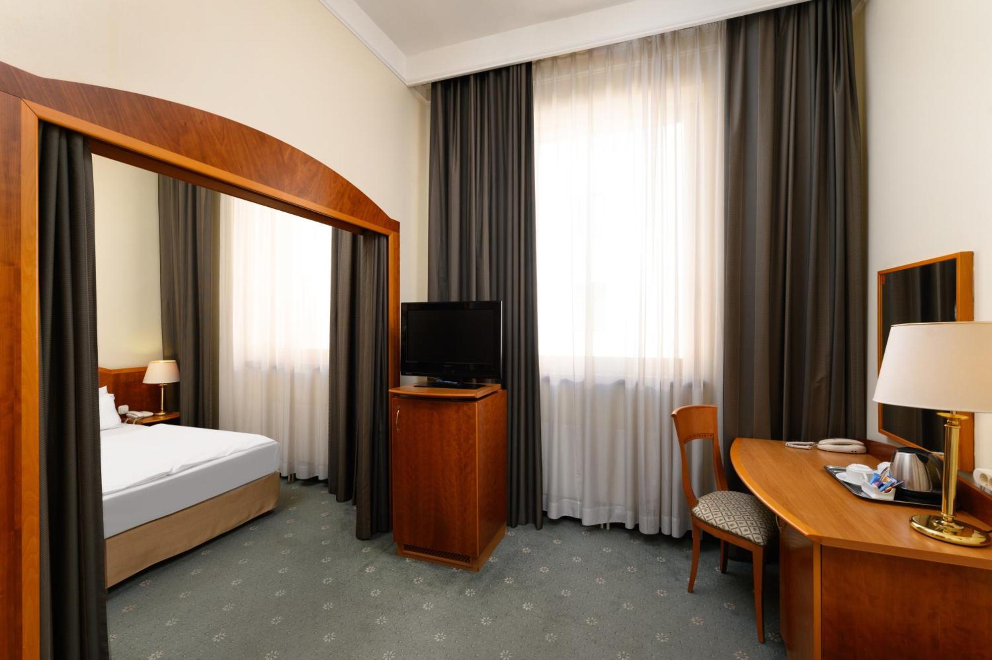 Danubius Hotel Hungaria City Center Budapeszt Zewnętrze zdjęcie